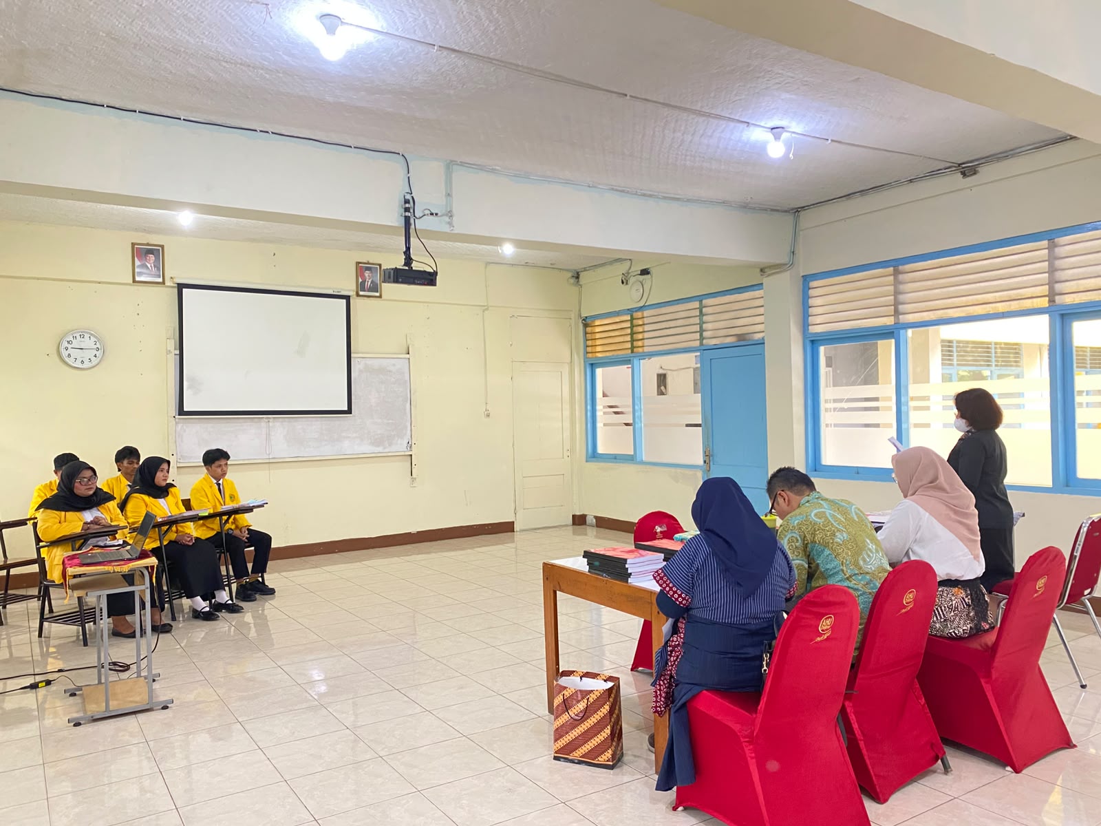 SIDANG SEKRIPSI MAHASISWA S1 DAN D3 STIH LITIGASI JAKARTA